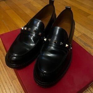 LIKE NEW VALENTINO LOAFERS SIZE 38